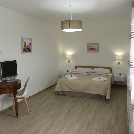 Bed and Breakfast Ibiscus Кастелламмаре-дель-Голфо Экстерьер фото